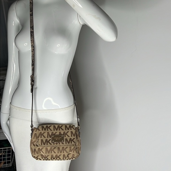 Michael Kors Logo Mini Crossbody Bag - Picture 2 of 10